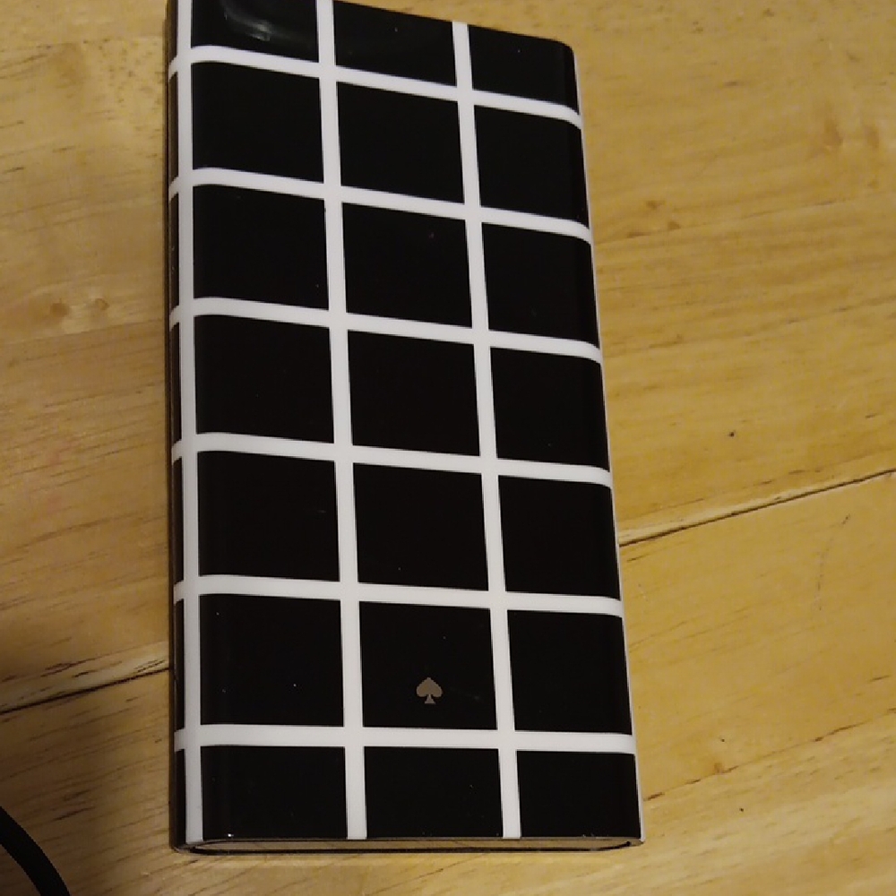 Kate Spade Off The Grid Black Wristlet Wallet & Charging Cable for Cell Phones - Picture 4 of 12